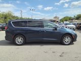 Used 2023 Chrysler Pacifica Touring-L image 3