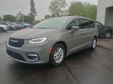 Used 2022 Chrysler Pacifica Touring-L image 3