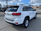 Used 2021 Jeep Grand Cherokee Laredo image 3