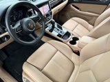 Certified 2024 Porsche Macan image 4