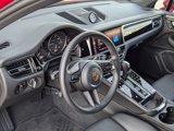 Certified 2024 Porsche Macan image 4