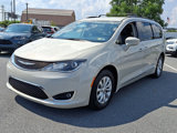 Used 2017 Chrysler Pacifica Touring-L image 3
