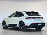 Certified 2024 Porsche Macan image 3