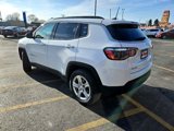 Used 2023 Jeep Compass Latitude image 3