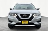 Used 2017 Nissan Rogue SV image 3