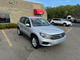 Used 2014 Volkswagen Tiguan SE image 3