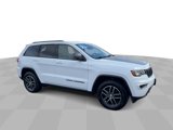 Used 2017 Jeep Grand Cherokee Trailhawk w/ Jeep Active Safety Group image 2