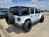 Used 2018 Jeep Wrangler Unlimited Sahara image 3