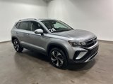 Used 2024 Volkswagen Taos SE w/ Panoramic Sunroof Package image 2