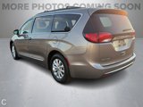 Used 2017 Chrysler Pacifica Touring-L image 3