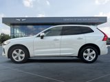 Used 2022 Volvo XC60 B5 Momentum image 2