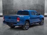 Used 2017 Toyota Tacoma TRD Sport image 5