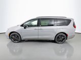 New 2025 Chrysler Pacifica Limited image 4