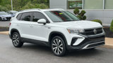 Used 2022 Volkswagen Taos SE w/ Panoramic Sunroof Package image 2