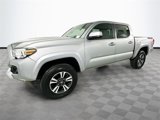 Used 2017 Toyota Tacoma TRD Sport image 4
