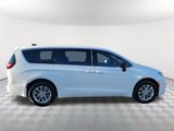 New 2025 Chrysler Pacifica Select image 2