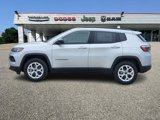 New 2025 Jeep Compass Latitude image 3