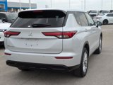 Used 2022 Mitsubishi Outlander ES image 3
