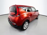 Used 2022 Kia Soul LX image 4