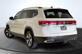 Used 2025 Volkswagen Atlas SE image 2