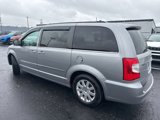 Used 2013 Chrysler Town & Country Touring image 6