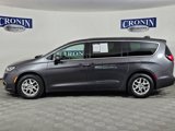 Used 2023 Chrysler Pacifica Touring-L image 3