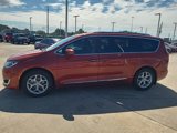 Used 2018 Chrysler Pacifica Touring-L image 2