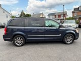 Used 2009 Chrysler Town & Country Touring image 2