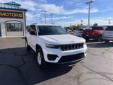 Used 2023 Jeep Grand Cherokee Laredo image 4