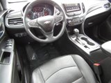 Used 2018 Chevrolet Equinox Premier image 2