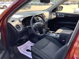 Used 2017 Nissan Pathfinder SV image 3