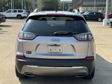 Used 2019 Jeep Cherokee Limited w/ Luxury Group image 4