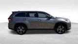 Used 2019 Toyota Highlander LE image 5
