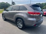 Used 2019 Toyota Highlander XLE image 3