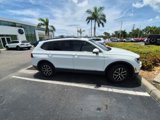 Used 2021 Volkswagen Tiguan SE w/ Panoramic Sunroof Package image 3
