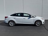 Used 2017 Ford Focus SE image 2