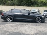 Used 2020 Volvo S60 T5 Momentum image 2