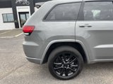 Used 2022 Jeep Grand Cherokee Laredo X image 4