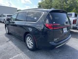 Used 2022 Chrysler Pacifica Touring-L w/ Uconnect Theater Family Group image 5