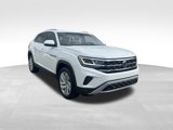 Used 2021 Volkswagen Atlas Cross Sport SE w/ Panoramic Sunroof Package image 2