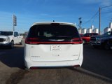 Used 2023 Chrysler Pacifica Limited image 4