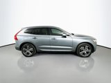 Used 2019 Volvo XC60 T5 Momentum w/ Premium Package image 4