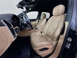 Certified 2022 Porsche Cayenne image 5