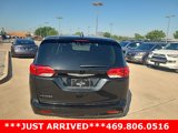 Used 2022 Chrysler Voyager LX image 4