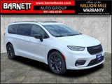 New 2025 Chrysler Pacifica Limited image 4