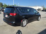 Used 2022 Chrysler Voyager LX image 5