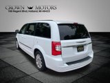 Used 2016 Chrysler Town & Country Touring image 5