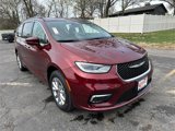 Used 2022 Chrysler Pacifica Touring-L image 4