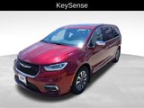 Used 2022 Chrysler Pacifica Limited w/ Uconnect Theater Family Group image 4