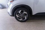 Used 2021 Hyundai Venue SEL w/ Premium Package image 4